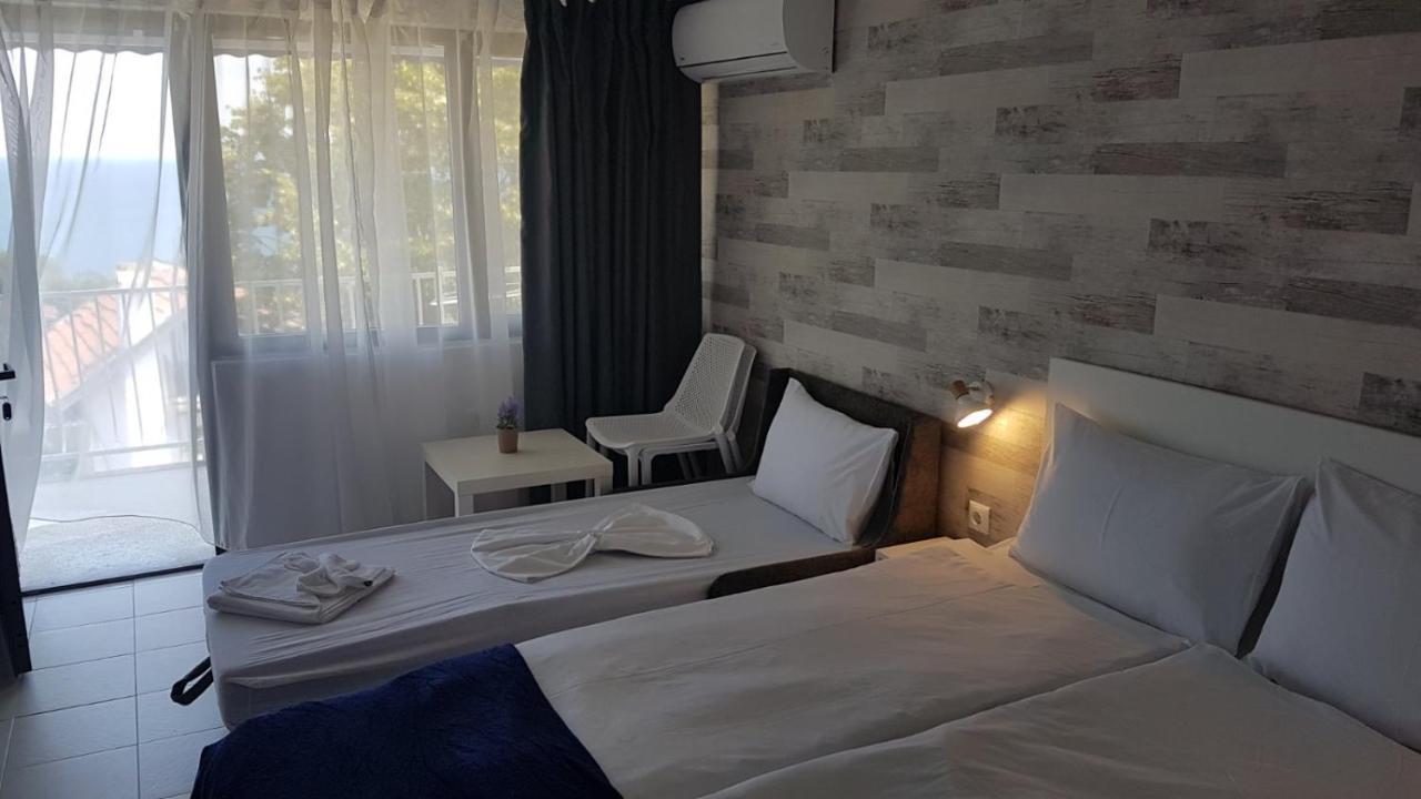 Simada Blue Guesthouse Golden Sands Esterno foto