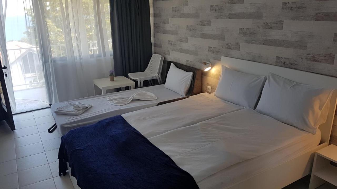 Simada Blue Guesthouse Golden Sands Esterno foto