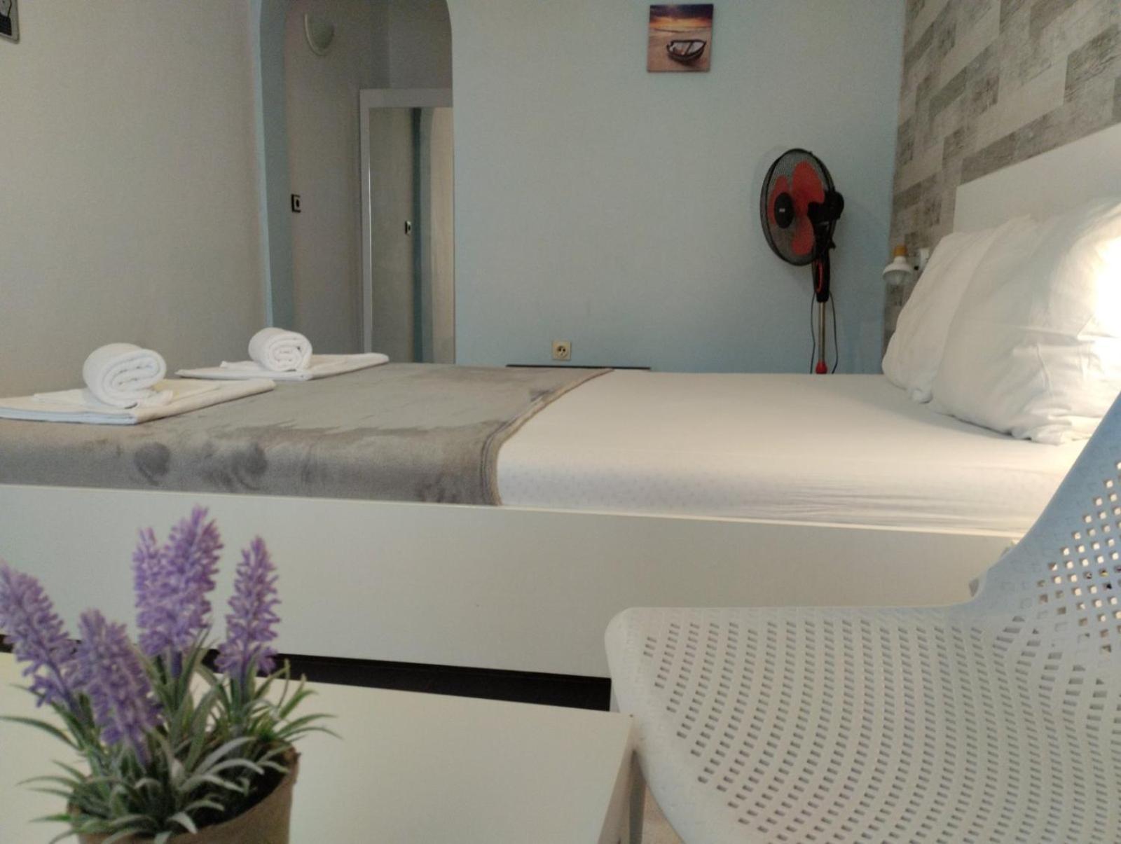 Simada Blue Guesthouse Golden Sands Esterno foto