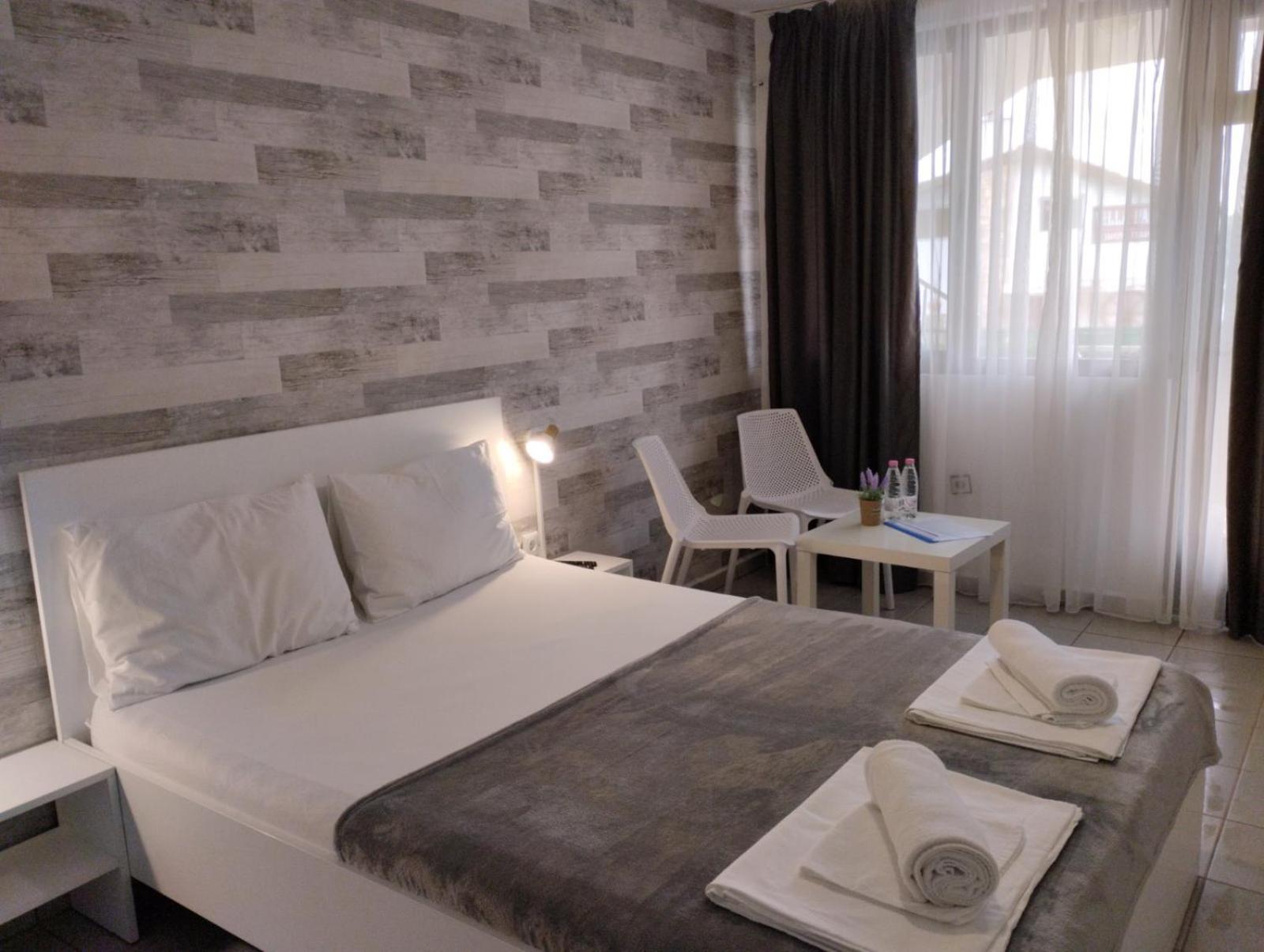 Simada Blue Guesthouse Golden Sands Esterno foto
