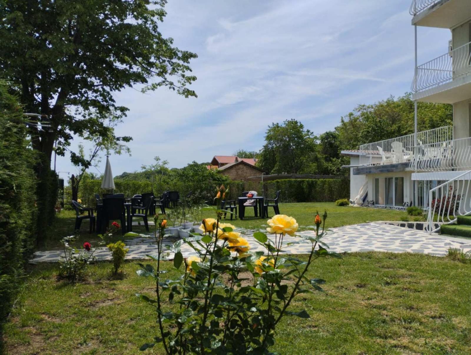 Simada Blue Guesthouse Golden Sands Esterno foto